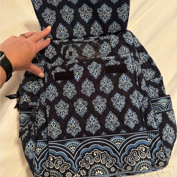 Vera Bradley Large Backpack. - Picture 4 of 6